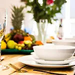 Holiday home Luxury Travel Emporium Yo1 - Exquisite 400 Year Old, Centre Townhouse
