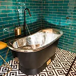 Luxury Travel Emporium Yo1 - Exquisite 400 Year Old, Centre Townhouse