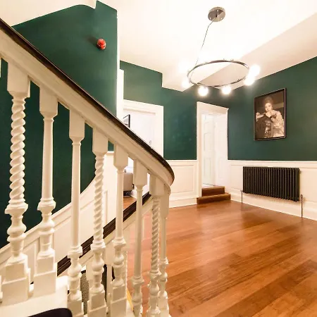 Luxury Travel Emporium Yo1 - Exquisite 400 Year Old, Centre Townhouse York