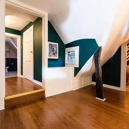 Luxury Travel Emporium Yo1 - Exquisite 400 Year Old, Centre Townhouse *