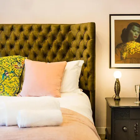 Luxury Travel Emporium Yo1 - Exquisite 400 Year Old, Centre Townhouse Ferienhaus York