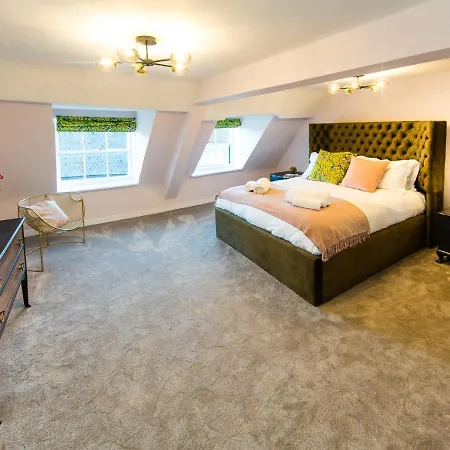 Luxury Travel Emporium Yo1 - Exquisite 400 Year Old, Centre Townhouse