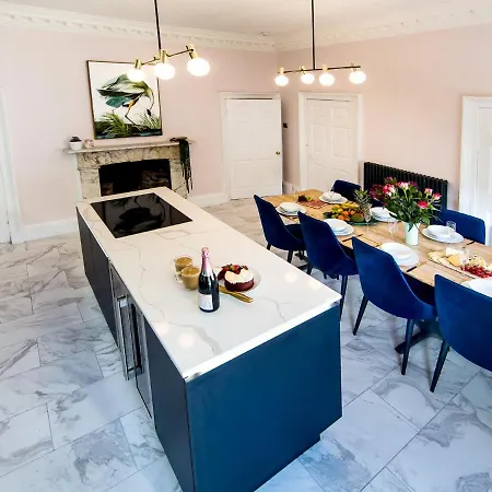 Luxury Travel Emporium Yo1 - Exquisite 400 Year Old, Centre Townhouse * York