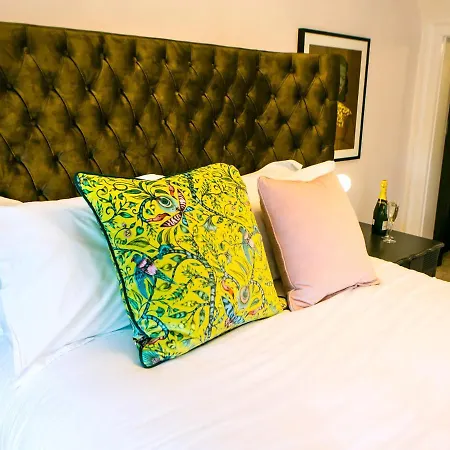 Luxury Travel Emporium Yo1 - Exquisite 400 Year Old, Centre Townhouse Feriehus