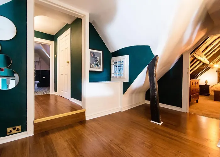 Luxury Travel Emporium Yo1 - Exquisite 400 Year Old, Centre Townhouse *