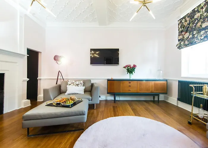 Luxury Travel Emporium Yo1 - Exquisite 400 Year Old, Centre Townhouse York