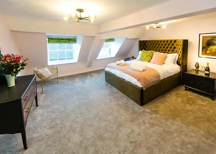 Luxury Travel Emporium Yo1 - Exquisite 400 Year Old, Centre Townhouse