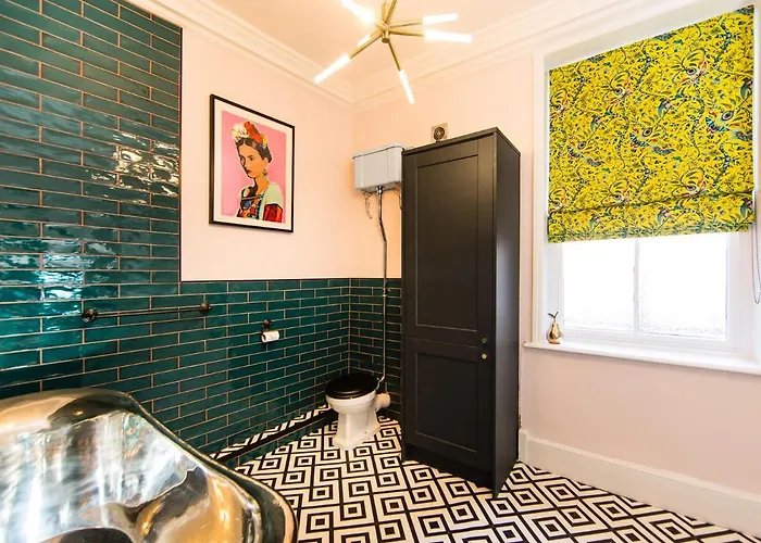 Luxury Travel Emporium Yo1 - Exquisite 400 Year Old, Centre Townhouse *