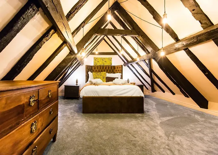 Luxury Travel Emporium Yo1 - Exquisite 400 Year Old, Centre Townhouse York