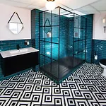 Дом отдыха Luxury Travel Emporium Yo1 - Exquisite 400 Year Old, Centre Townhouse *