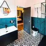 Luxury Travel Emporium Yo1 - Exquisite 400 Year Old, Centre Townhouse Дом отдыха *