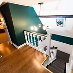 Luxury Travel Emporium Yo1 - Exquisite 400 Year Old, Centre Townhouse Дом отдыха *