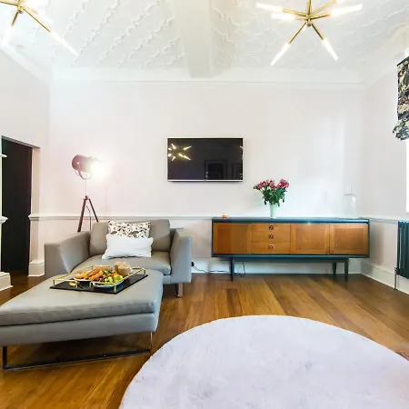 Luxury Travel Emporium Yo1 - Exquisite 400 Year Old, Centre Townhouse York