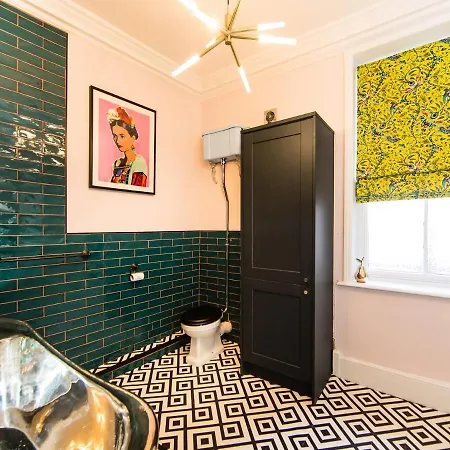 Luxury Travel Emporium Yo1 - Exquisite 400 Year Old, Centre Townhouse *