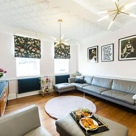 Luxury Travel Emporium Yo1 - Exquisite 400 Year Old, Centre Townhouse Nyaraló