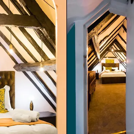 Nyaraló Luxury Travel Emporium Yo1 - Exquisite 400 Year Old, Centre Townhouse York